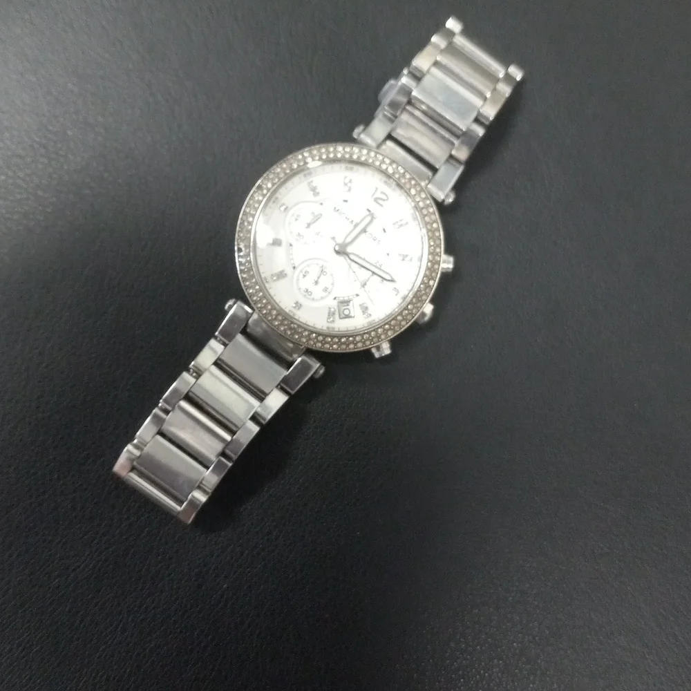 Michael Kors Silver Women's Watch - Picture 2 of 7